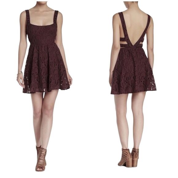 Free People Dresses & Skirts - Free People babydoll lace side cutout dress in Aubergine size 0 NWT